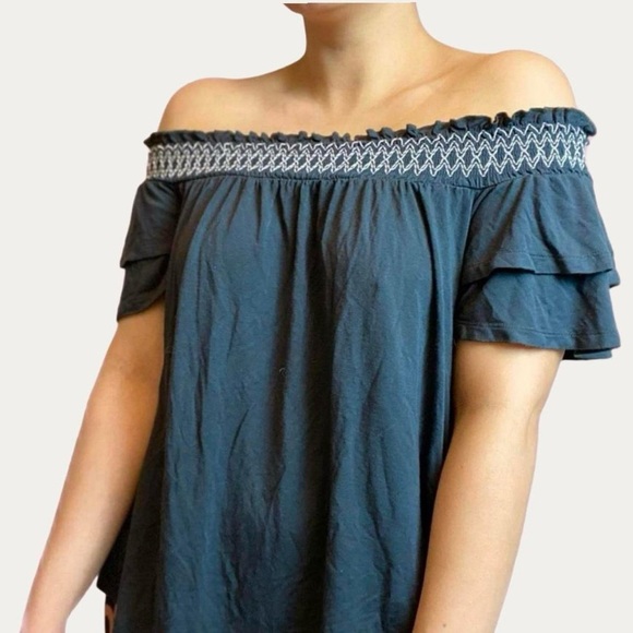 American Eagle Outfitters Soft & Sexy Off the Shoulder Top - Picture 1 of 2